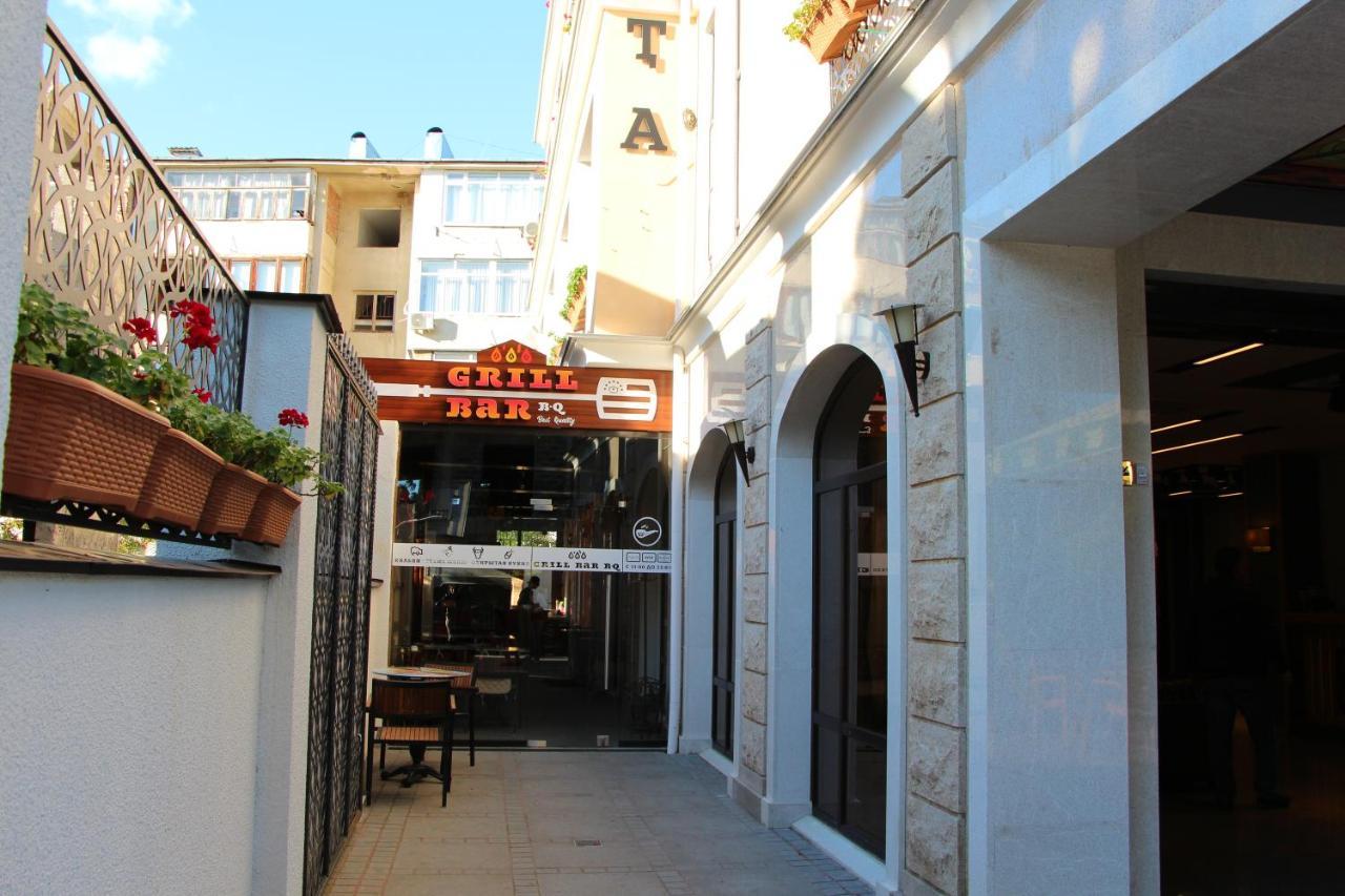 Leon Boutique Hotel Sukhumi Esterno foto