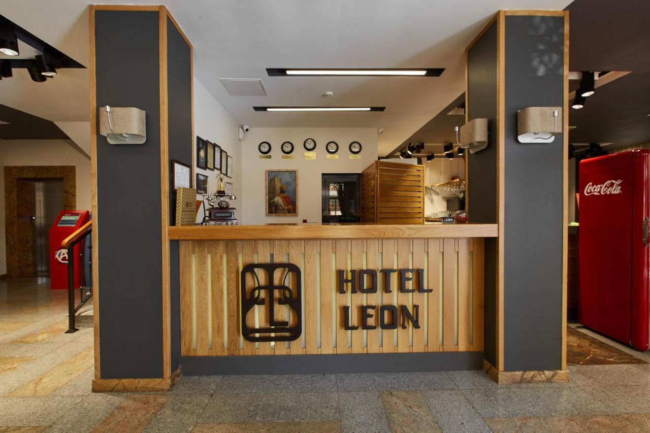 Leon Boutique Hotel Sukhumi Esterno foto