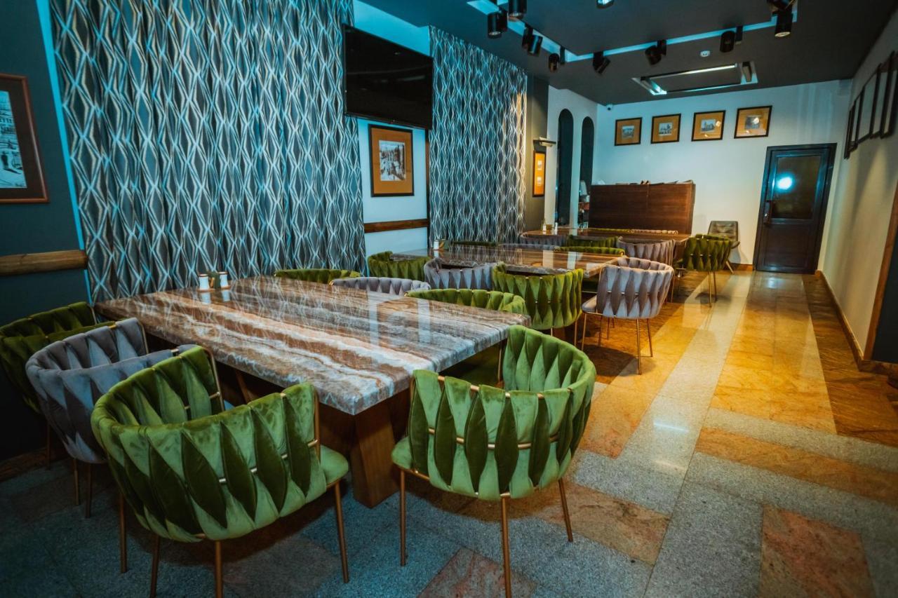 Leon Boutique Hotel Sukhumi Esterno foto
