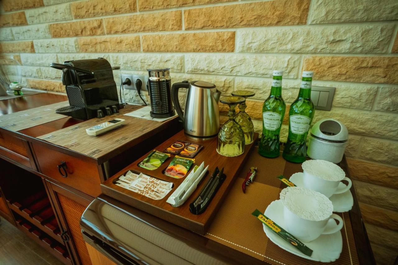 Leon Boutique Hotel Sukhumi Esterno foto